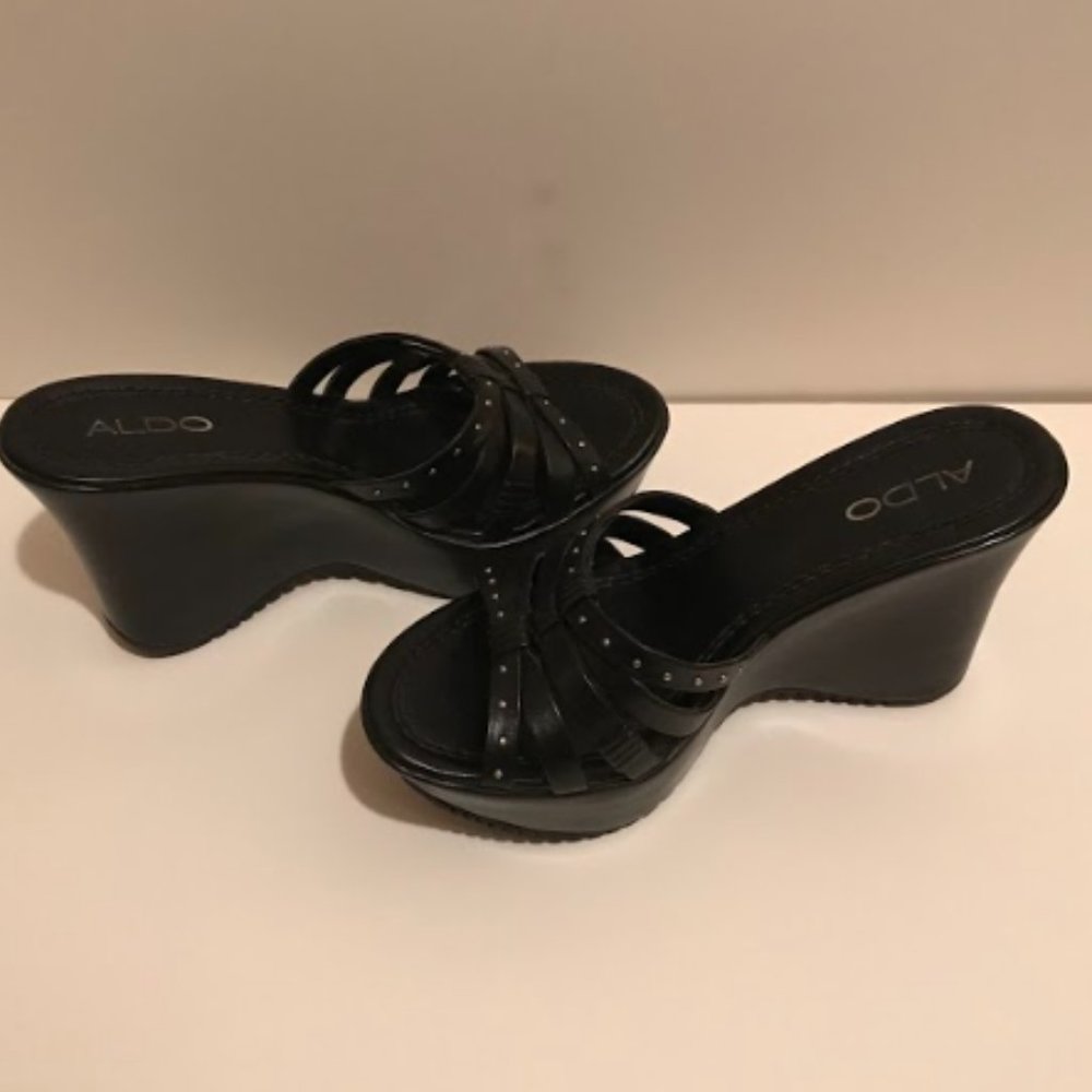 Aldo platform slide